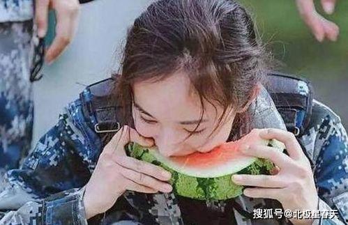 吃瓜明星孩子,吃瓜明星孩子的甜蜜蜕变