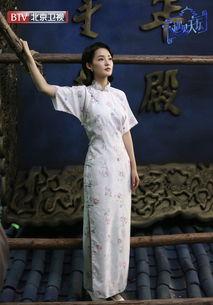 穿到民国吃瓜看戏强推,吃瓜看戏，强推民国风华